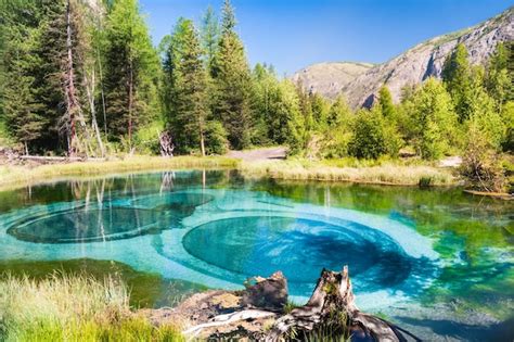 Premium Photo Blue Geyser Lake In Altai Mountains Altai Republic