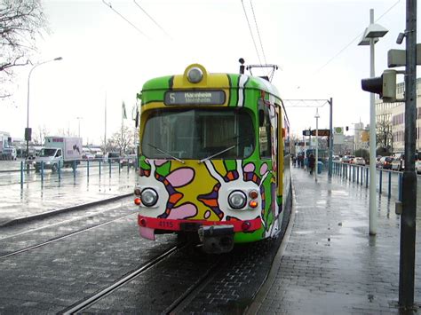 Eine Kunst Straßenbahn in Heidelberg am Hbf am 26 11 10 Bahnbilder de