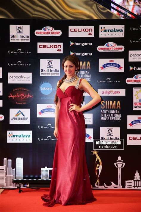 Hot Spicy Photo S Of Sayesha Saigal Shivaay Girl Reckon Talk