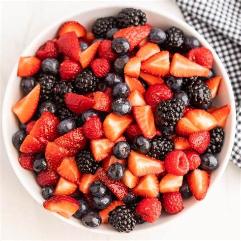 Berry Fruit Salad Recipe - Eating on a Dime