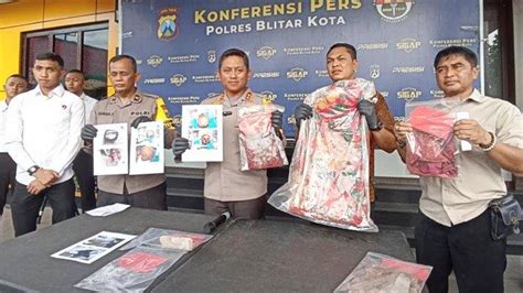 Rekonstruksi Kasus Suami Bunuh Istri Di Ponggok Blitar Tunggu