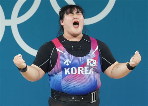 Park Hye Jeong Wins Silver In Women S Weightlifting The Korea Herald