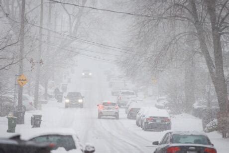 Heavy snow hits Toronto as winter storm disrupts travel, leading to ...