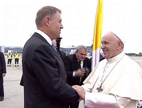 Papa Francisc a ajuns în România Monitorul de Făgăraș