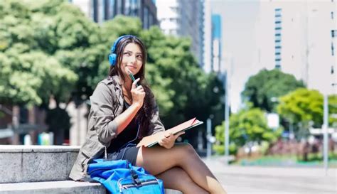 Qual a diferença entre faculdade e universidade Descubra aqui