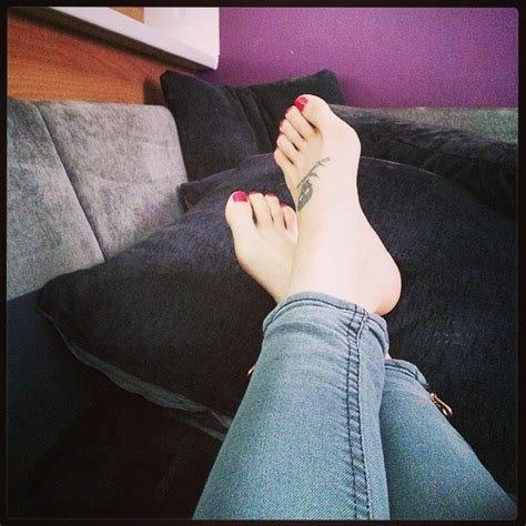 Linzey Cocker S Feet