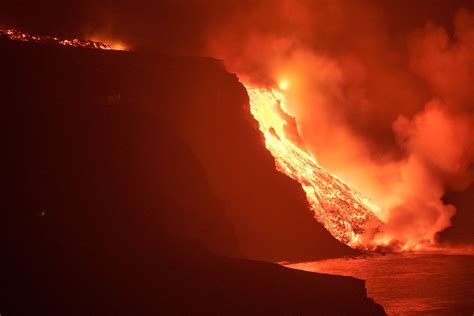 Lava From La Palma Volcano Reaches Sea After 10 Day Journey Across