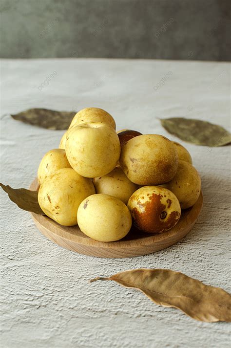 A Plate Of Winter Jujube Background Fruit Winter Jujube Fresh