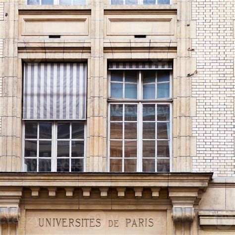 university of paris, france 11852706 Stock Photo at Vecteezy