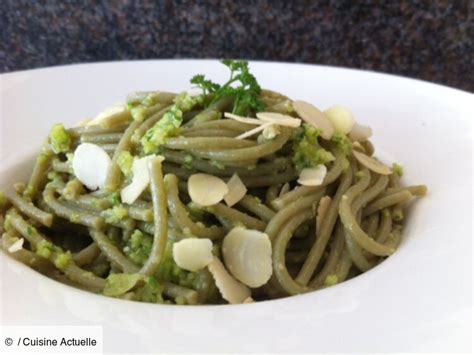 Spaghetti Au Quinoa Ail Et Persil Et Pesto Aux Amandes Facile Et Rapide