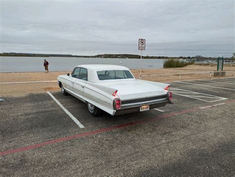 Cadillac Fleetwood Sedan White Rwd Automatic Sixty Special