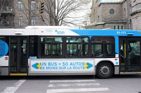 Un Accident Dautobus De La Stm Fait 17 Blessés Dont Le Chauffeur