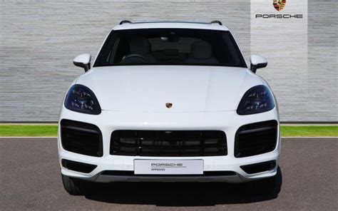 2020 WHITE PORSCHE CAYENNE - PAN Motors