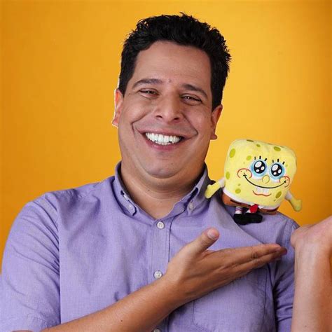 Luis Carreño La Voz Oficial De Bob Esponja En Español Celebrará 30