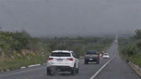 Inmet Alerta Para Chuvas Intensas E Ventos De At Km Por Hora Em