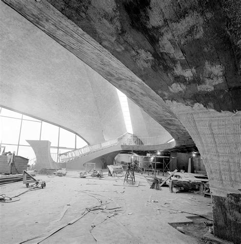 See The Stunning Space Age Twa Terminal At Jfk Airport As It Looked In The 60s Before It