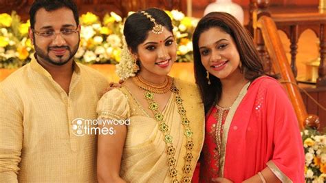 Playback Singer Rimi Tomy Wedding Photos