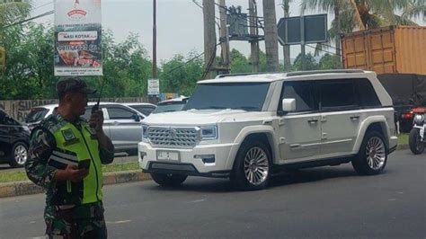 Momen Mobil Maung Presiden Prabowo Melintas Di Jalan Umum Bogor Gak