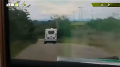 Guerra del centavo Graban aparatoso accidente de ambulancia Vídeo