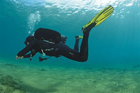 7 wichtigsten Flossen Techniken für Taucher und Schnorchler TAUCHEN