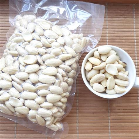 Jual Kacang Almond Kupas Tanpa Kulit Blanched Whole Almond 500g