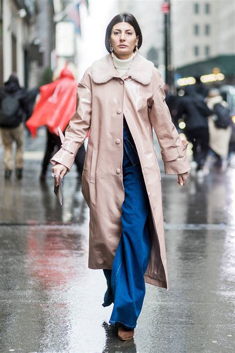 how to wear flared jeans 15