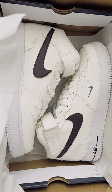 พร้อมส่งของแท้ รุ่นนี่ใส่ตรงไซส Nike Air Force 1 Mid แฟชั่น รองเท้ากีฬา