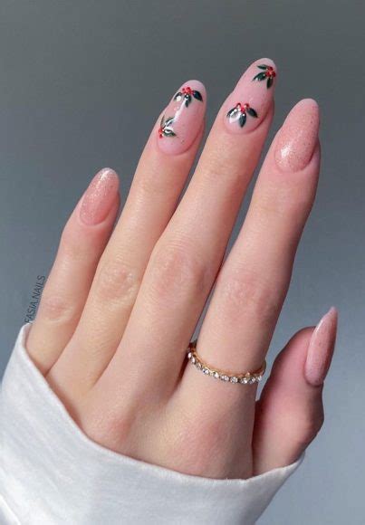 50 Stylish Festive Nail Designs Simple And Pretty Holiday Nails