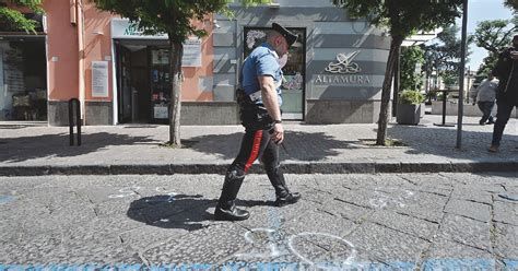 S Anastasia Sparano Per Vendetta Su Un Bar Bimba Colpita Alla Testa