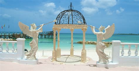 destination wedding sandals royal bahamian - WEDDING BUTLERS