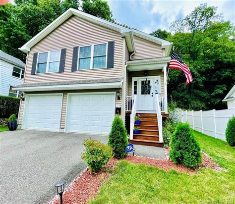 Naugatuck, CT Real Estate - Naugatuck Homes for Sale | realtor.com®