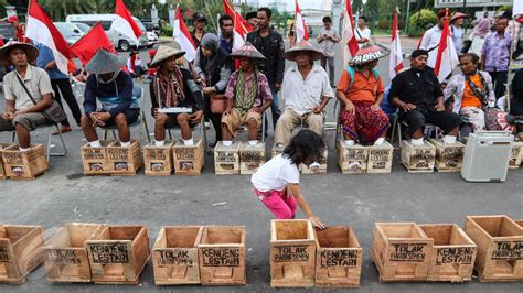 Detik Detik Meninggalnya Patmi Peserta Aksi Semen Kaki News Liputan