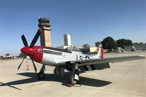 Top Gun Archive on Twitter: "Tom Cruise with Top Gun: Maverick crew and his P-51 Mustang during ...