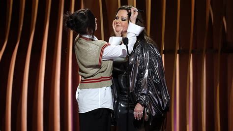 Billie Eilish S Autograph On Melissa Mccarthy S Face During The Sag