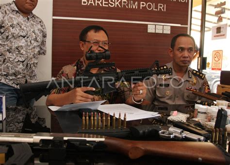 Penangkapan Senjata Api Ilegal Antara Foto