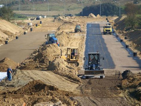 La presencia de la mujer avanza en la conservación de carreteras