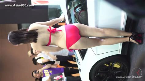 Chinese Model In Sexy Lingerie Show