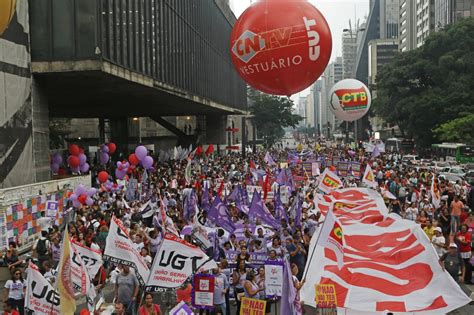 Fotos Dia De Luta Mulheres Realizam Protesto Por Direitos Feministas