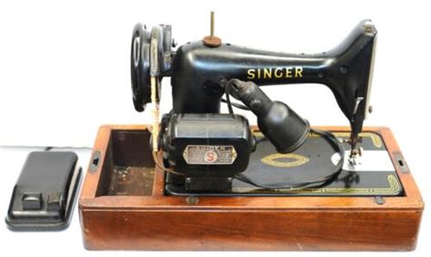 Vintage Singer K Sewing Machine Bentwood Wood Case Spare Parts