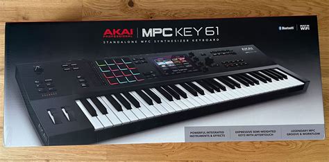 Test Akai Professional MPC Key 61 Sampling Synthesizer Workstation