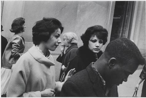 5 Garry Winogrand Street Photography Composition Lessons - ERIC KIM