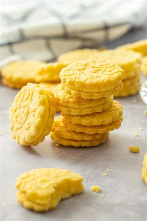 Homemade Custard Creams - an easy classic British cookie - Sugar Salt Magic