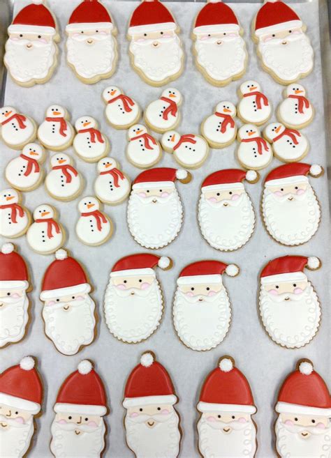 How to Decorate Santa Cookies | Sweetopia