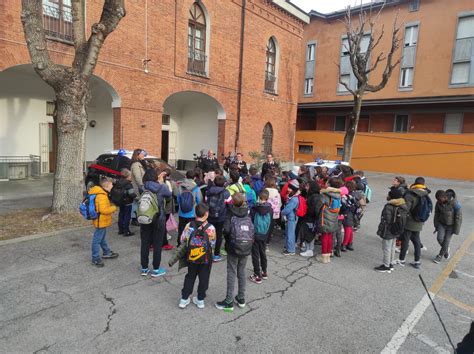 Visita Degli Alunni Delle Scuole Elementari Al Comando Provinciale