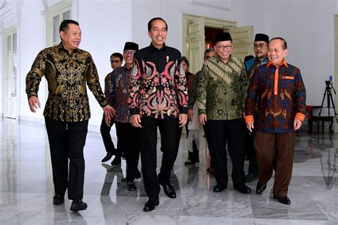 FOTO Presiden Jokowi Terima Pimpinan MPR Di Istana Merdeka