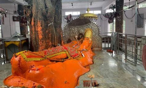 एक ऐसा चमत्कारिक हनुमान मंदिर जहां विराजित प्रतिमा की नाभि से निकलता है जल जानिए पूरी कहानी