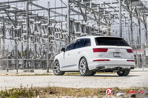 Audi Q7 Rolling On Premium Vossen Cg 205 Forged Rims — Gallery