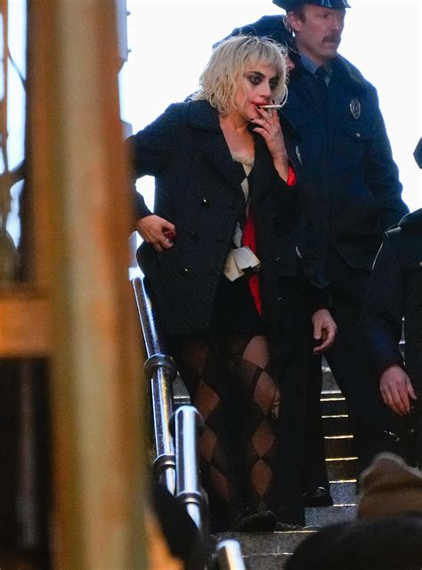 Joker Set Photos Lady Gaga Joaquin Phoenix On Stairs