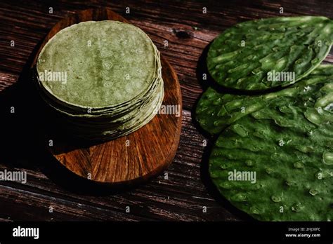 Tortillas Mexicanas Hechas Con Nopal En Color Verde Saludable Vegano Y