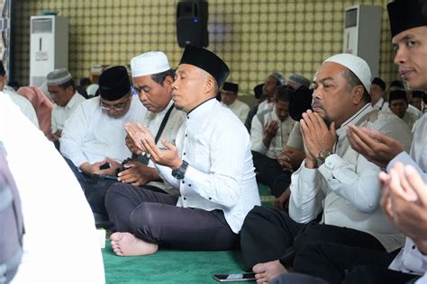 GALERI FOTO Ribuan Warga Dari Kota Medan Dan Sekitarnya Memadati